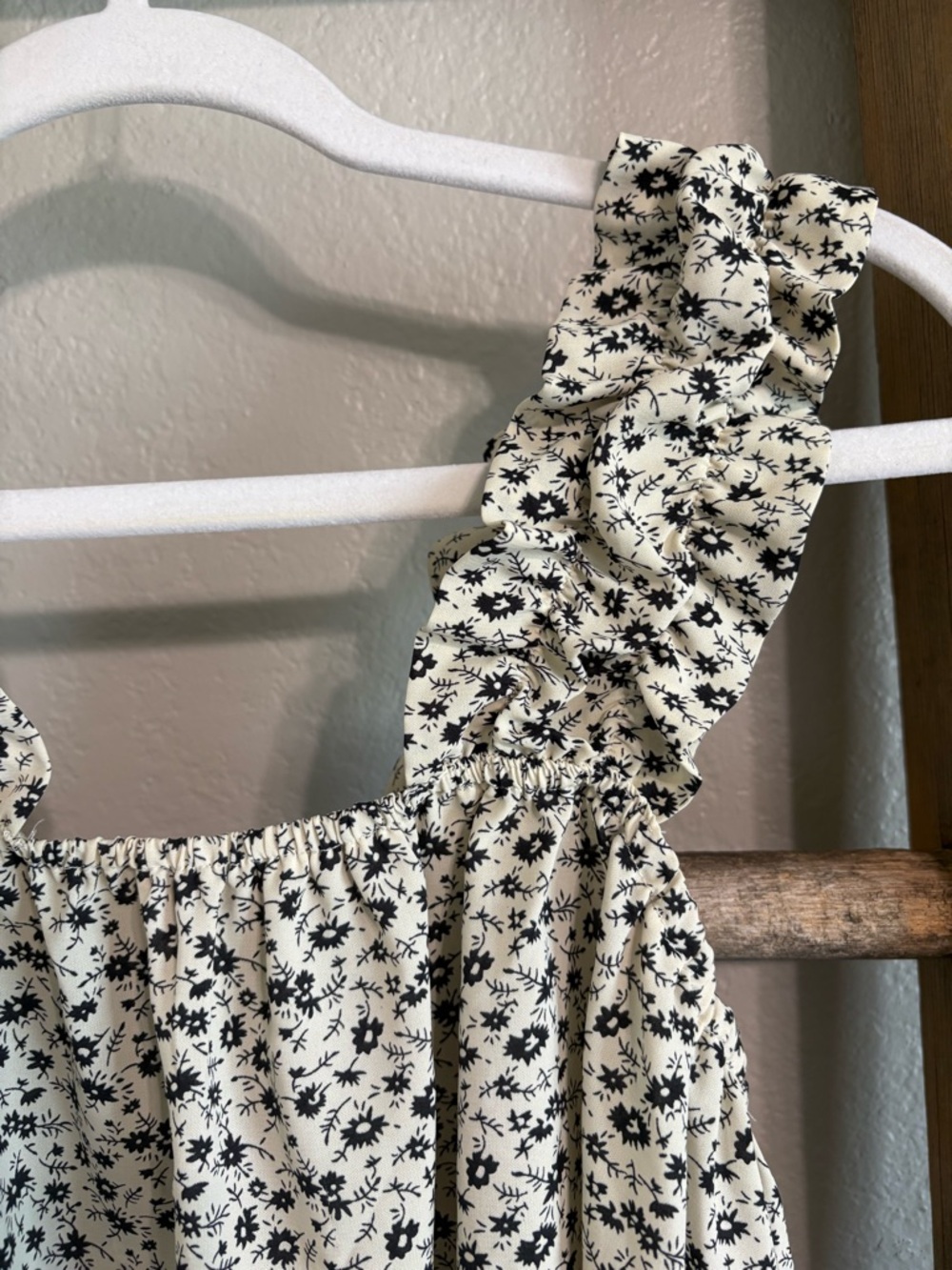 Pretty Garden Ruffle Flowy Top - Picture 4 of 5